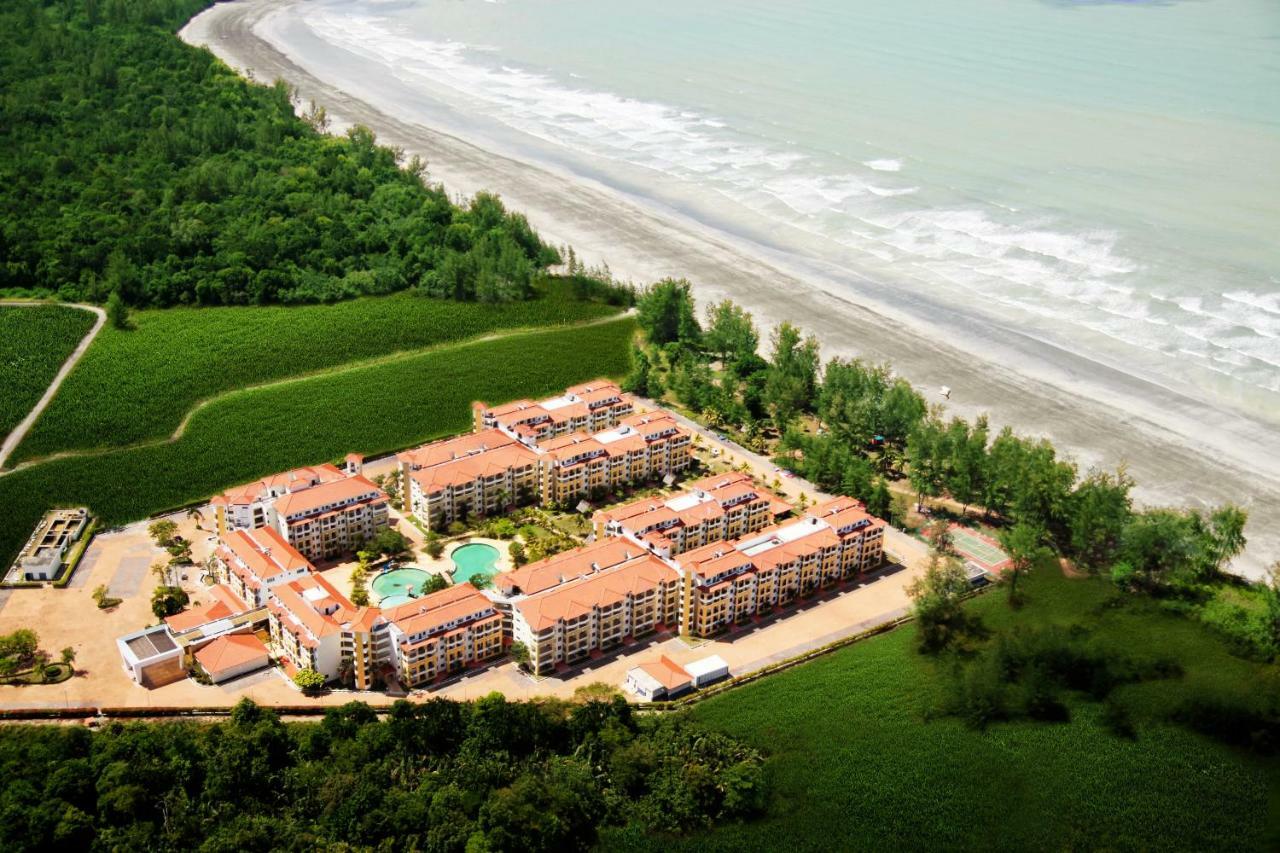 Tiara Desaru Resort Exterior foto